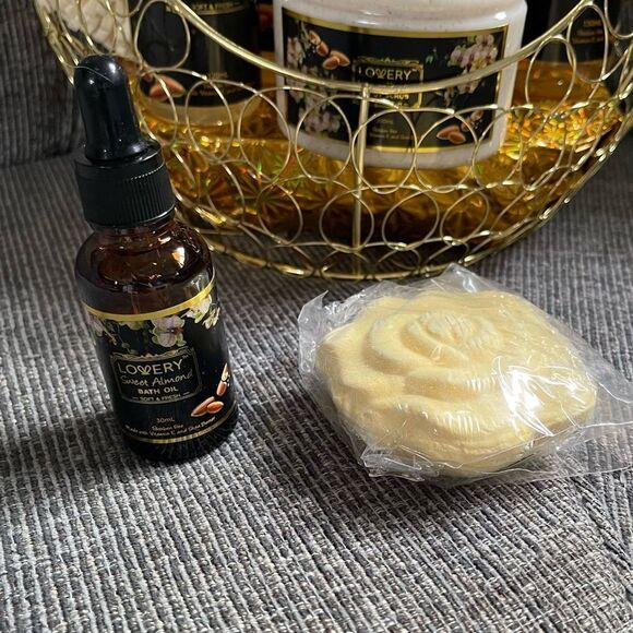 Lovery sweet almond bath gift set bath scrubs soaps and lotion - Picture 10 of 12